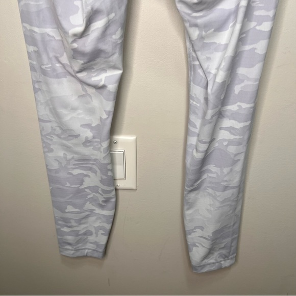 Lululemon Athletica Wunder Under High-Rise Tight 25" Luxtreme Size 8 Camouflage - Picture 10 of 16